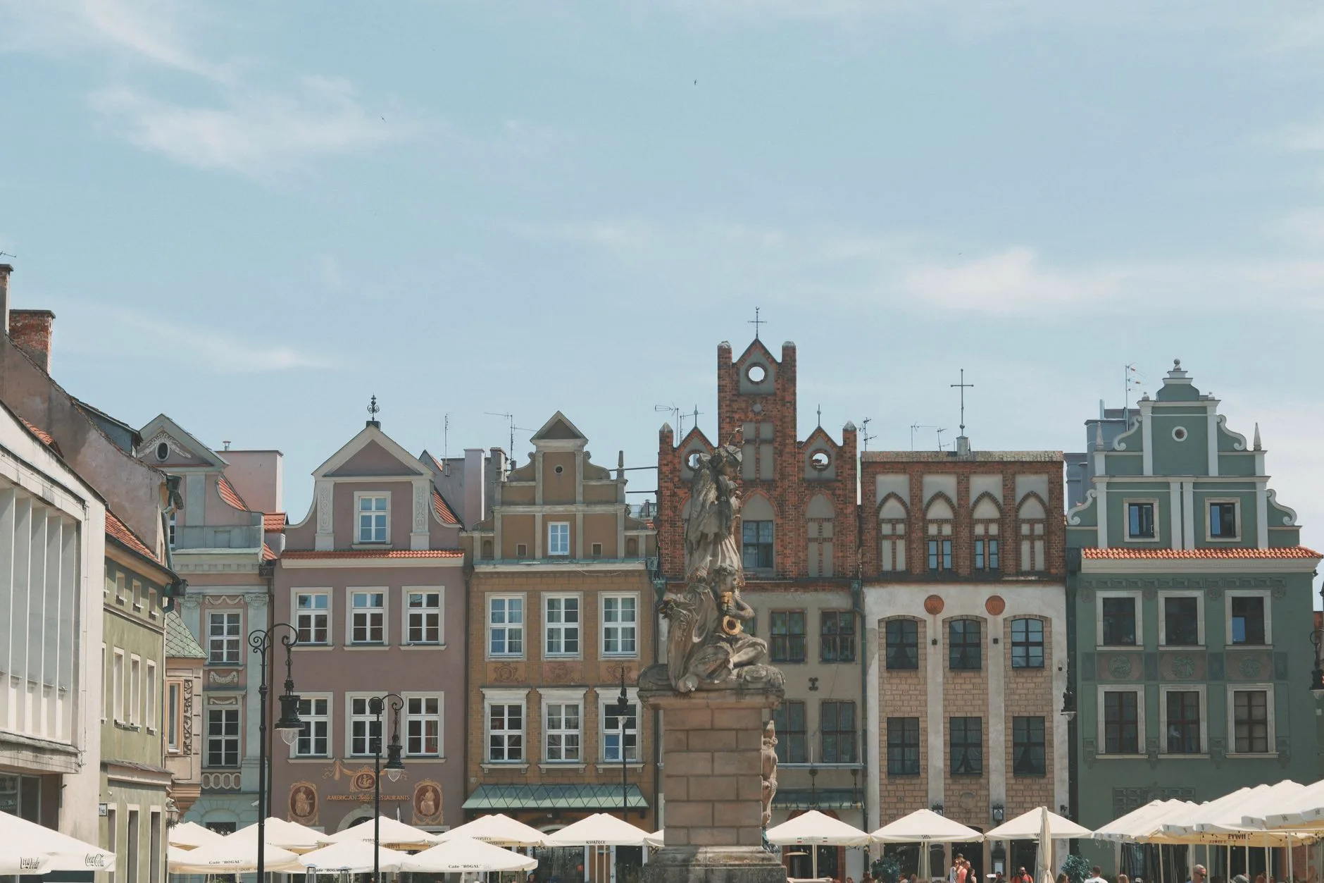 Vieille ville de Pologne avec ses façades colorées